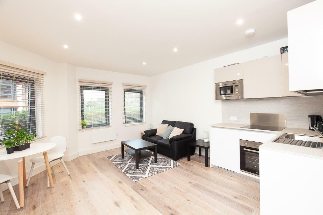 Harmondsworth Deluxe Apartments By Heathrow מראה חיצוני תמונה